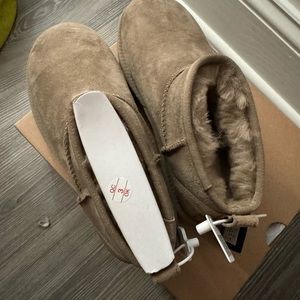 Uggs Classic Ultra Mini Antilope Size 7 NIB